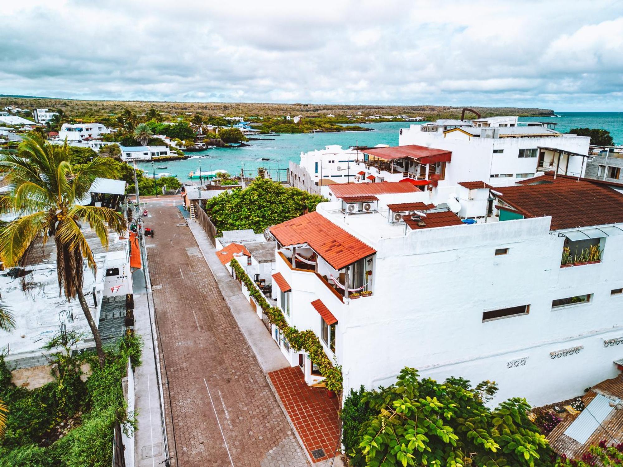 Hotel Cucuve Puerto Ayora  Buitenkant foto