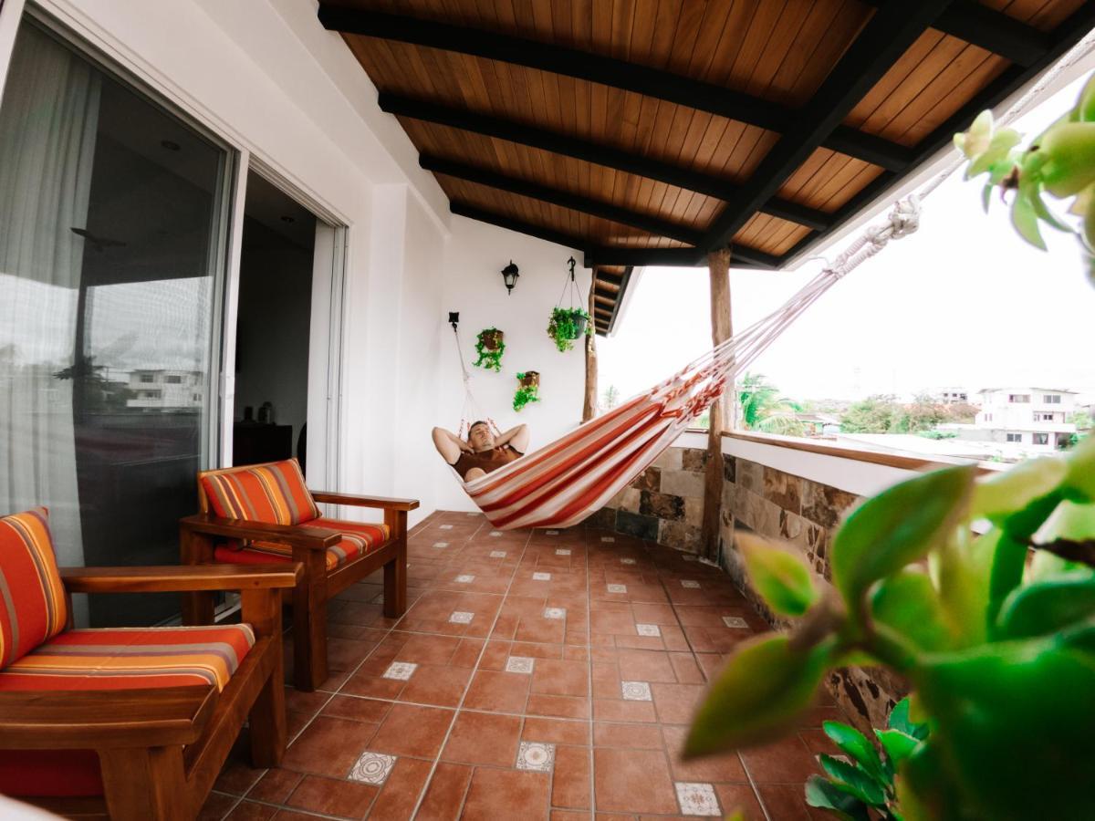 Hotel Cucuve Puerto Ayora  Buitenkant foto